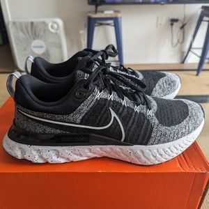 Vnds Nike Infinity Flyknit React 2 Oreo Black and White Men's Size 13